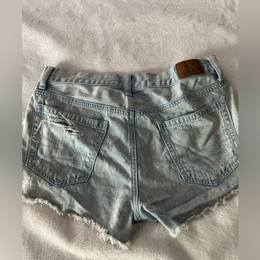 American Eagle Outfitters Light Wash Distressed Denim Cutoff Shorts - Picture 8 of 12